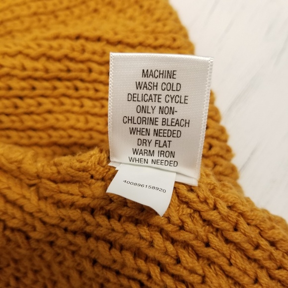 Apt. 9 High Neck Bobeau - Picture 5 of 5